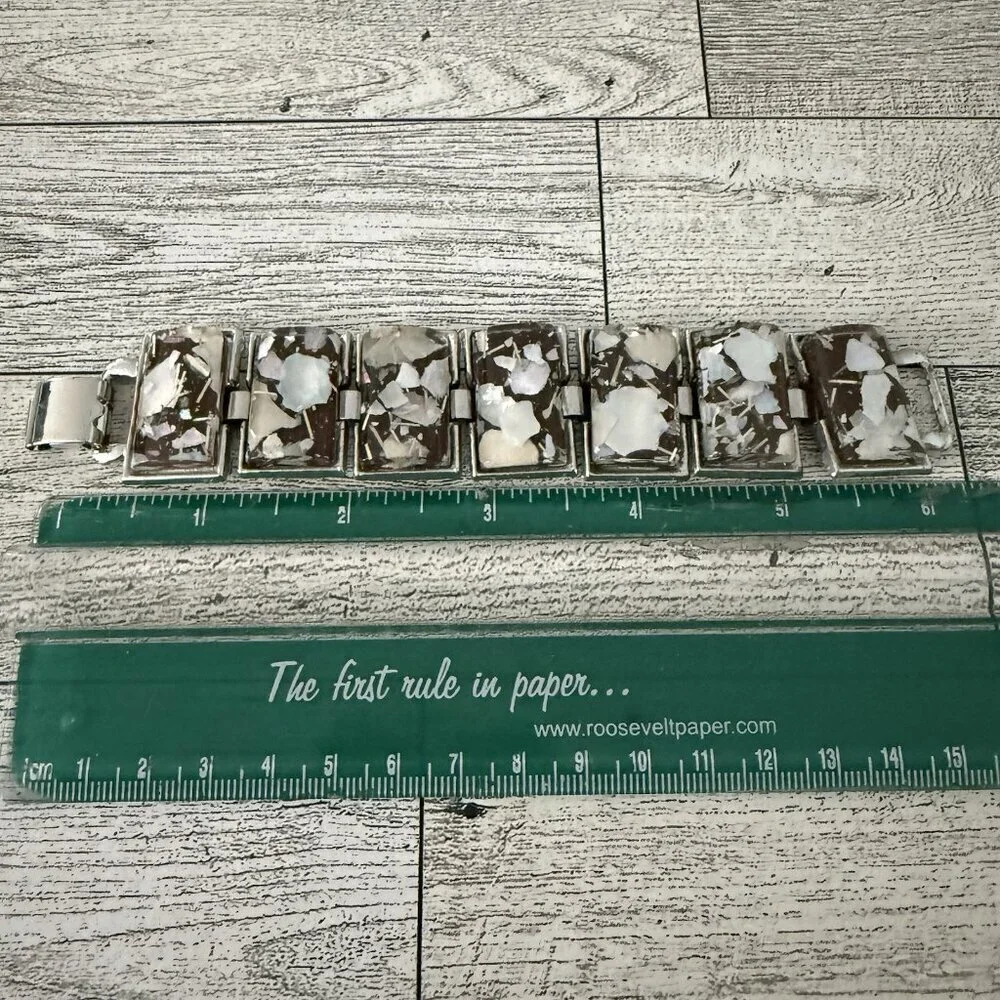 Vintage Wide Chunky Silver Tone Confetti Lucite Link Bracelet Collector’s Item